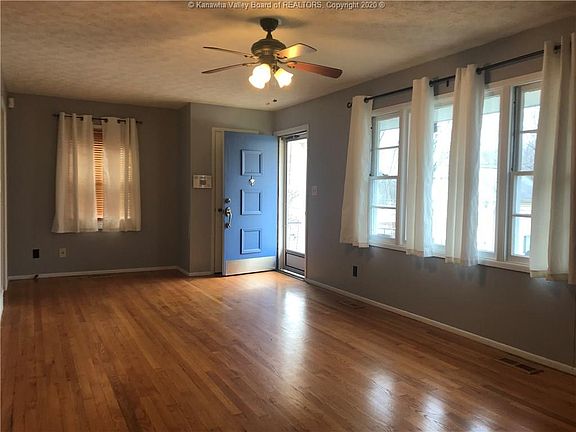 5th image of 228 Rosemont Ave