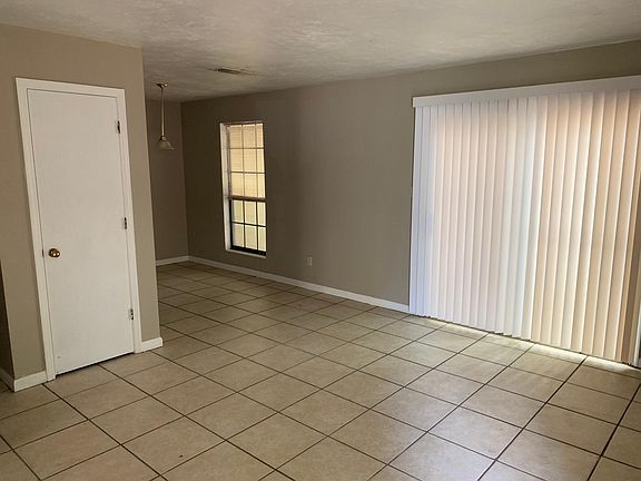 2nd image of 2008 Bradford Ct APT B