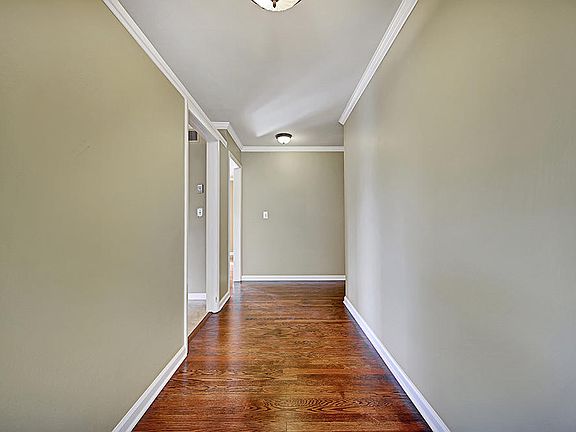 4th image of 7228 Deane Hill Dr