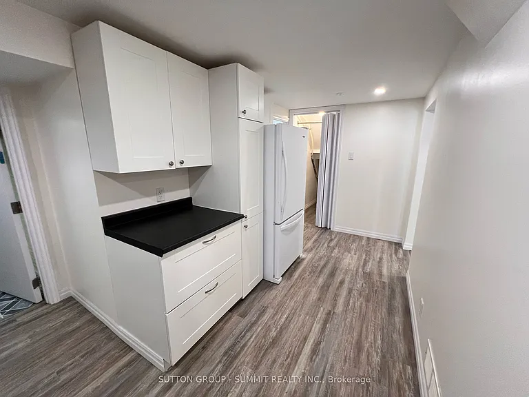 577 Oshawa Blvd N — Photo 8