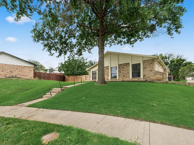 1732 Delaford Ct — Photo 5