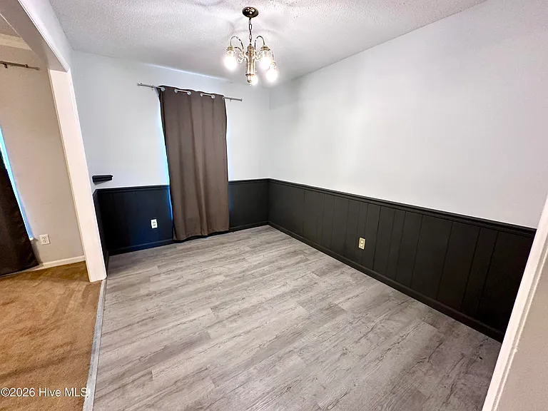 4558 Colonial Rd — Photo 9