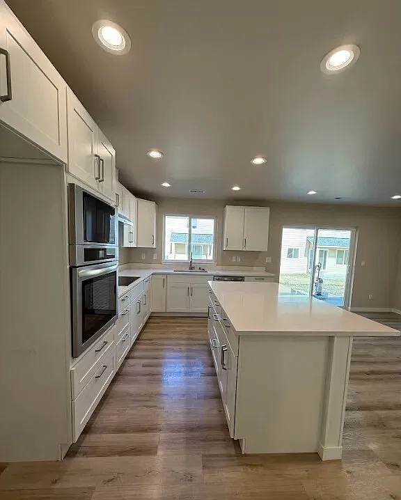 3 bed, 2.5 bath, 1456 sqft, $1,700 — Photo 2