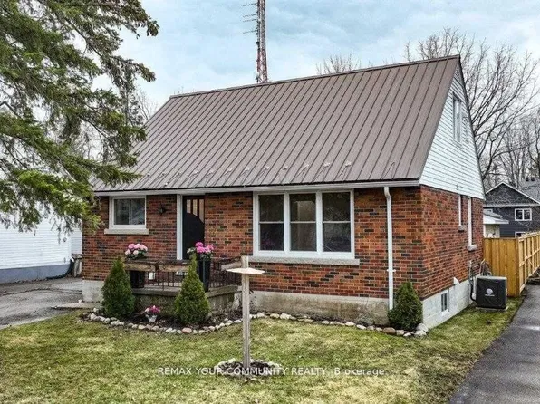 17 Champlain St, Orillia, ON L3V 2G6