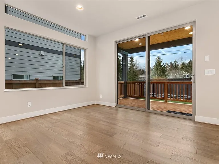 23526 SE 36th Ct — Photo 6