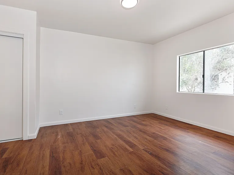 4357 Illinois St — Photo 6