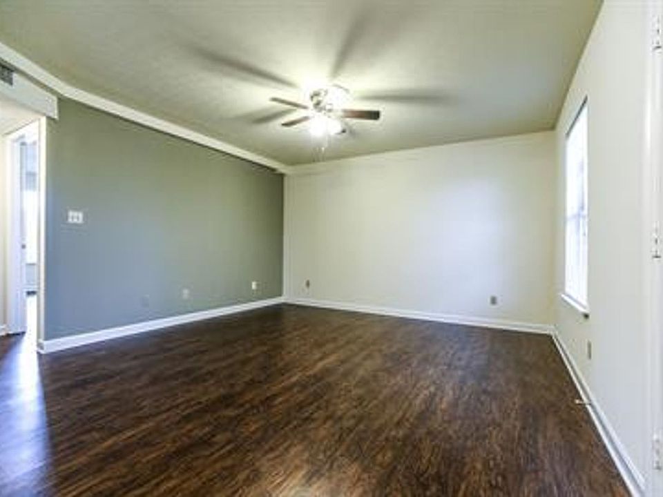 2nd image of 235 Ables Way #191-16
