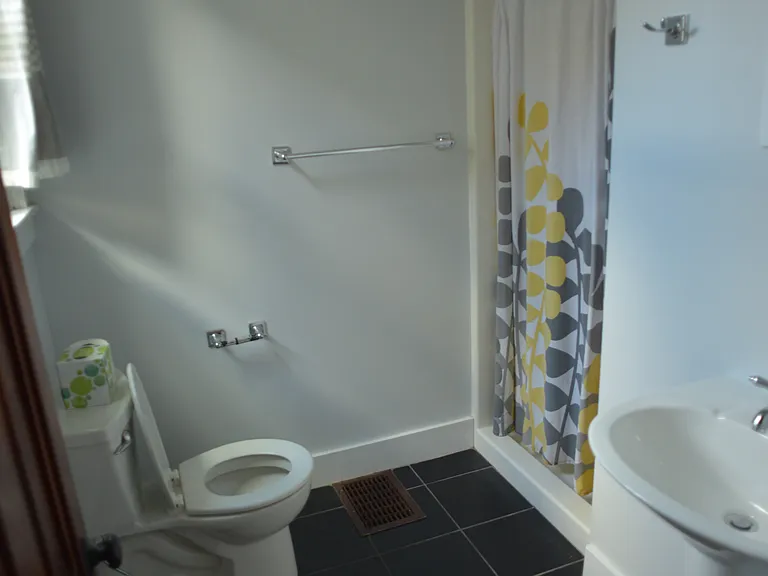 420 W Court St — Photo 16