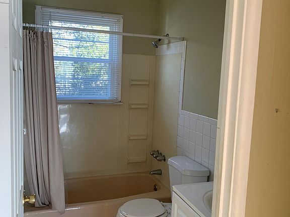 2nd image of 81 Briarwood Ln #81C