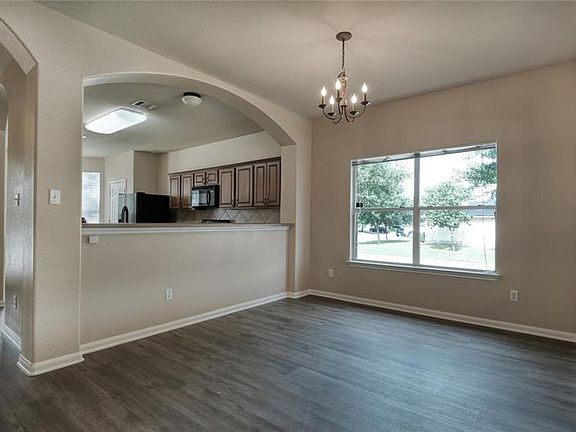 4th image of 18665 Dry Pond Dr