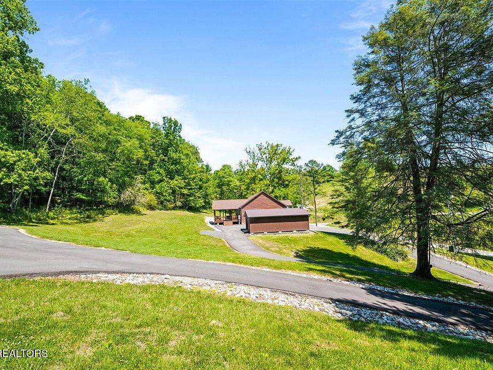 33rd image of 542 Whitman Hollow Rd