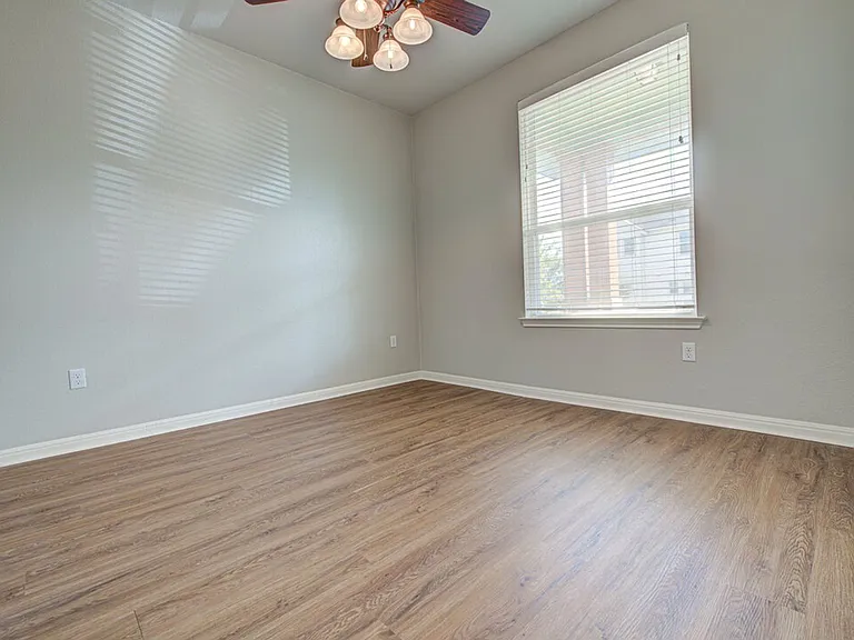8816 Blaze Dr — Photo 5