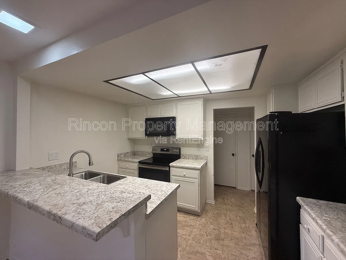Building Photo - 361 Jalisco Ct