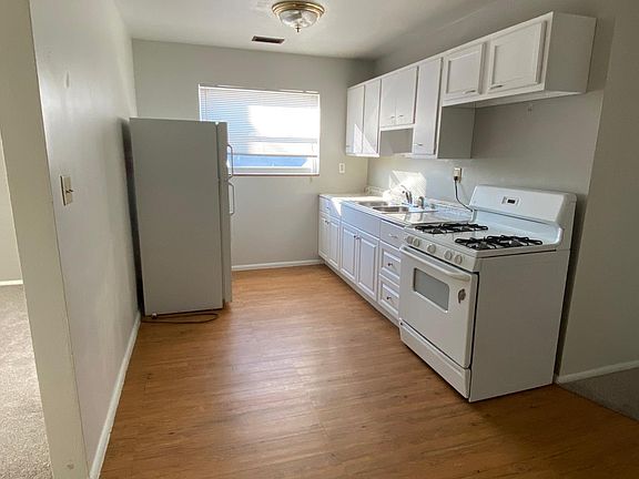3rd image of 102 N West St