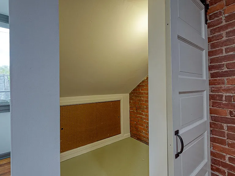 242 Edmond St — Photo 24
