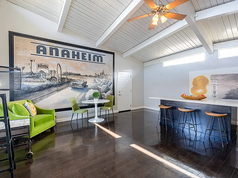 Anaheim Cottages — Photo 22