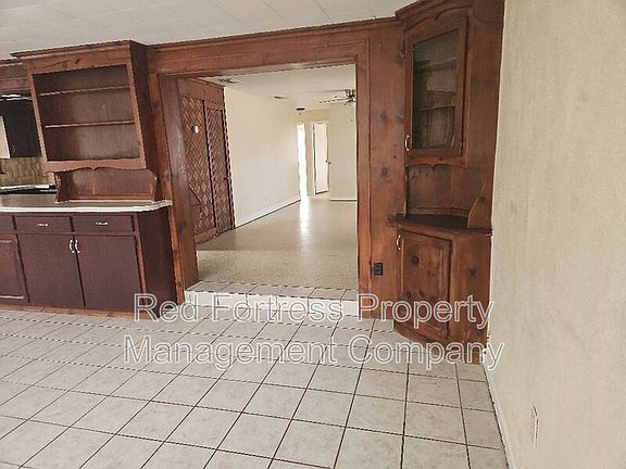 5th image of 2530 Kennesaw St