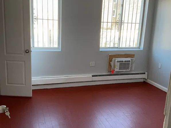 818 Elsmere Place image 7 of 9