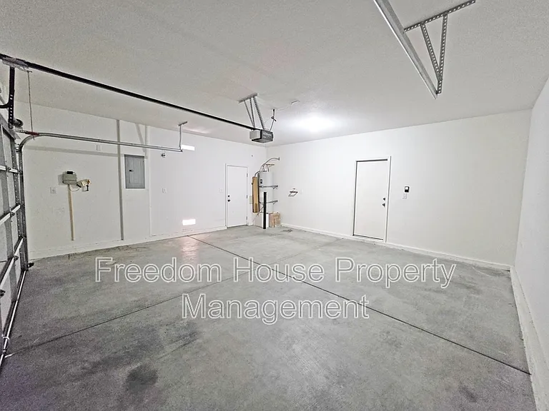 6451 Goodale St — Photo 42