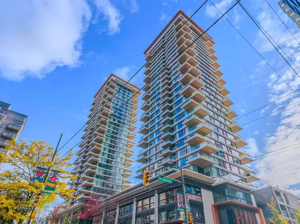 1482 Robson St #1606, Vancouver, BC V6G 0E8