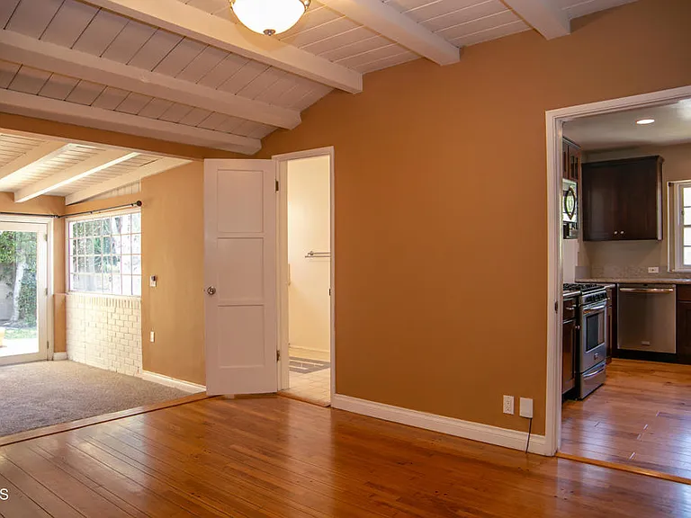 7601 Flight Ave — Photo 14