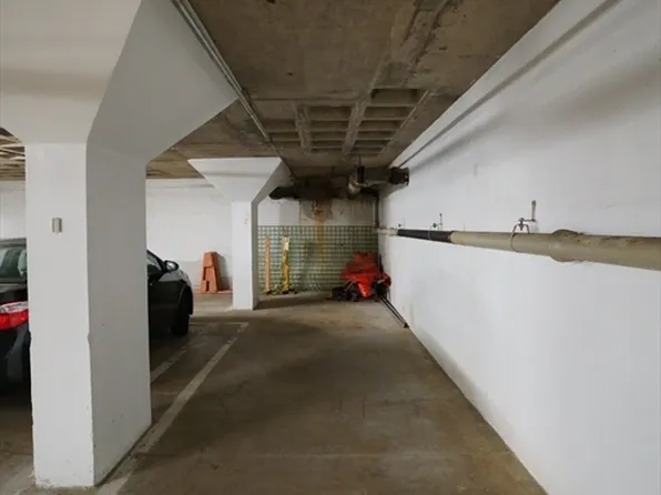 9 Hawthorne Place Pkg #520, Boston, MA 02114