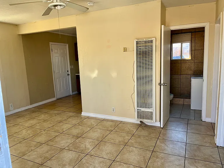 11985 Chamberlaine Ave #B — Photo 4