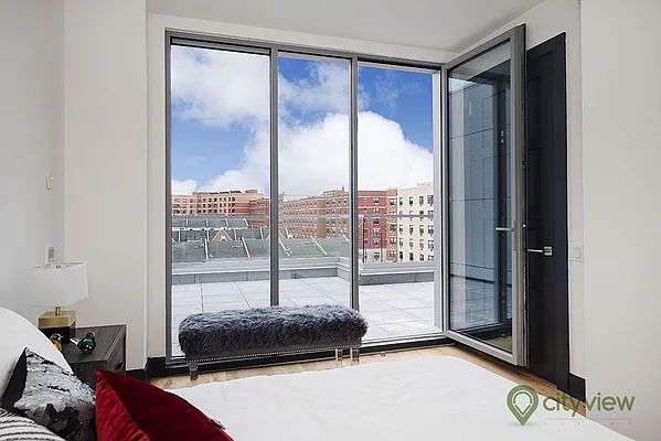 Rented by City View Living | media 32