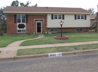 1502 Primrose Ln, Borger, TX 79007
