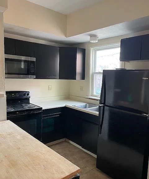 638 Summerlea St #2 — Photo 5