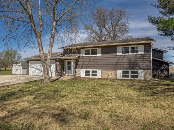 405 E Elm St, Cowden, IL 62422