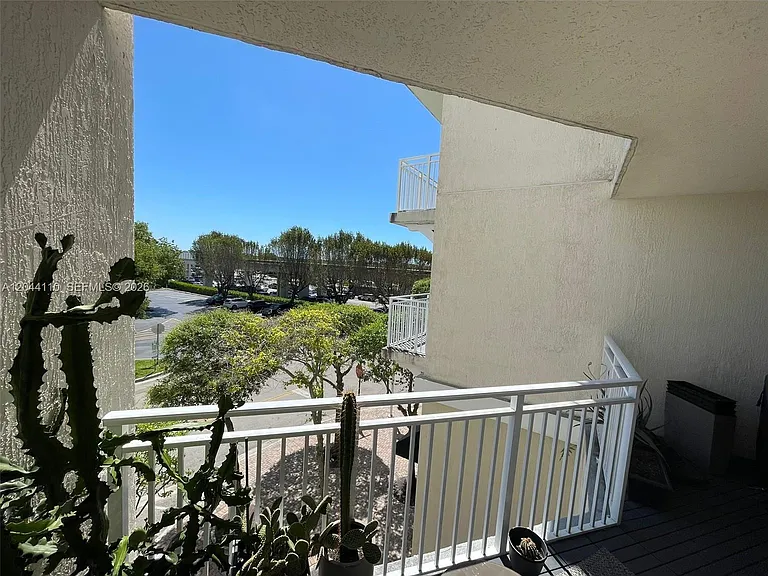 7280 SW 90th St #205 — Photo 8