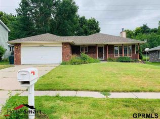 2936 Fox Hollow Rd, Lincoln, NE 68506