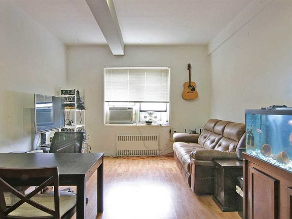 3rd image of 6730 Dartmouth St APT 1H