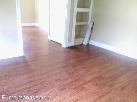 5th image of 139 Edgar Ave