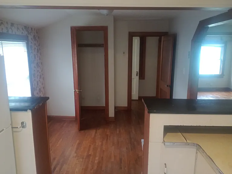 950 1/2 N Faulkner Ave #1 — Photo 2