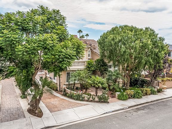 3rd image of 2116 Clark Ln #A