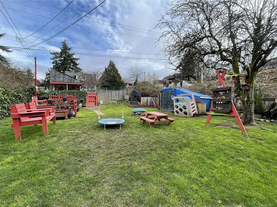 2nd image of 3351 4th Ave