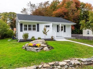 135 Lewiston St, Warwick, RI 02889