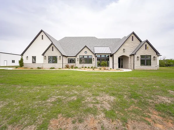 2211 N Fairlake Dr, Stillwater, OK 74075