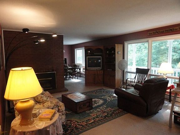 3rd image of 125 Crescent Dr