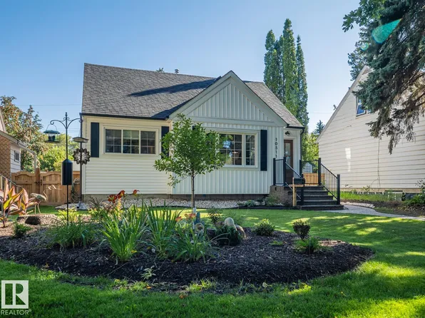 10511 68th Ave NW, Edmonton, AB T6H 2B2
