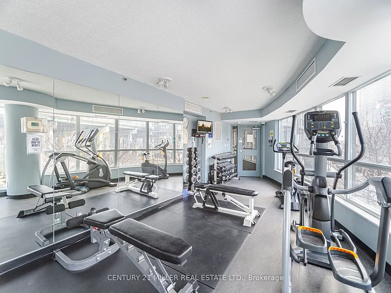 550 Queens Quay W #318 — Photo 28