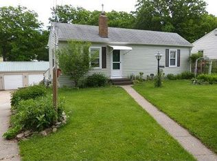 2810 44th St, Moline, IL 61265