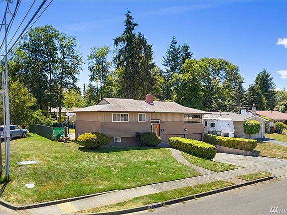 3rd image of 5402 N 39th St