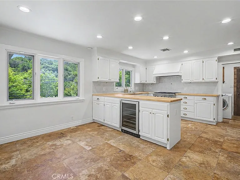 738 N Kenter Ave — Photo 9