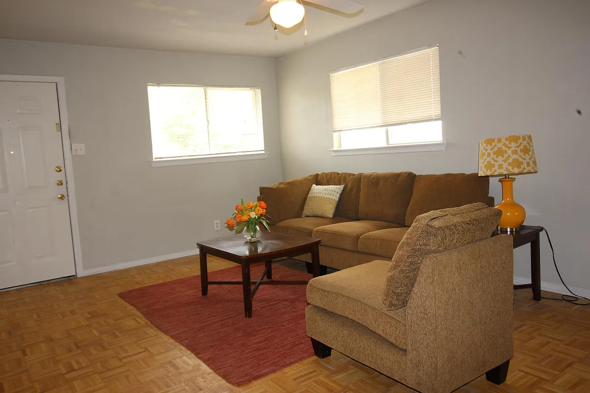 Building Photo - 534 Southtrail Dr