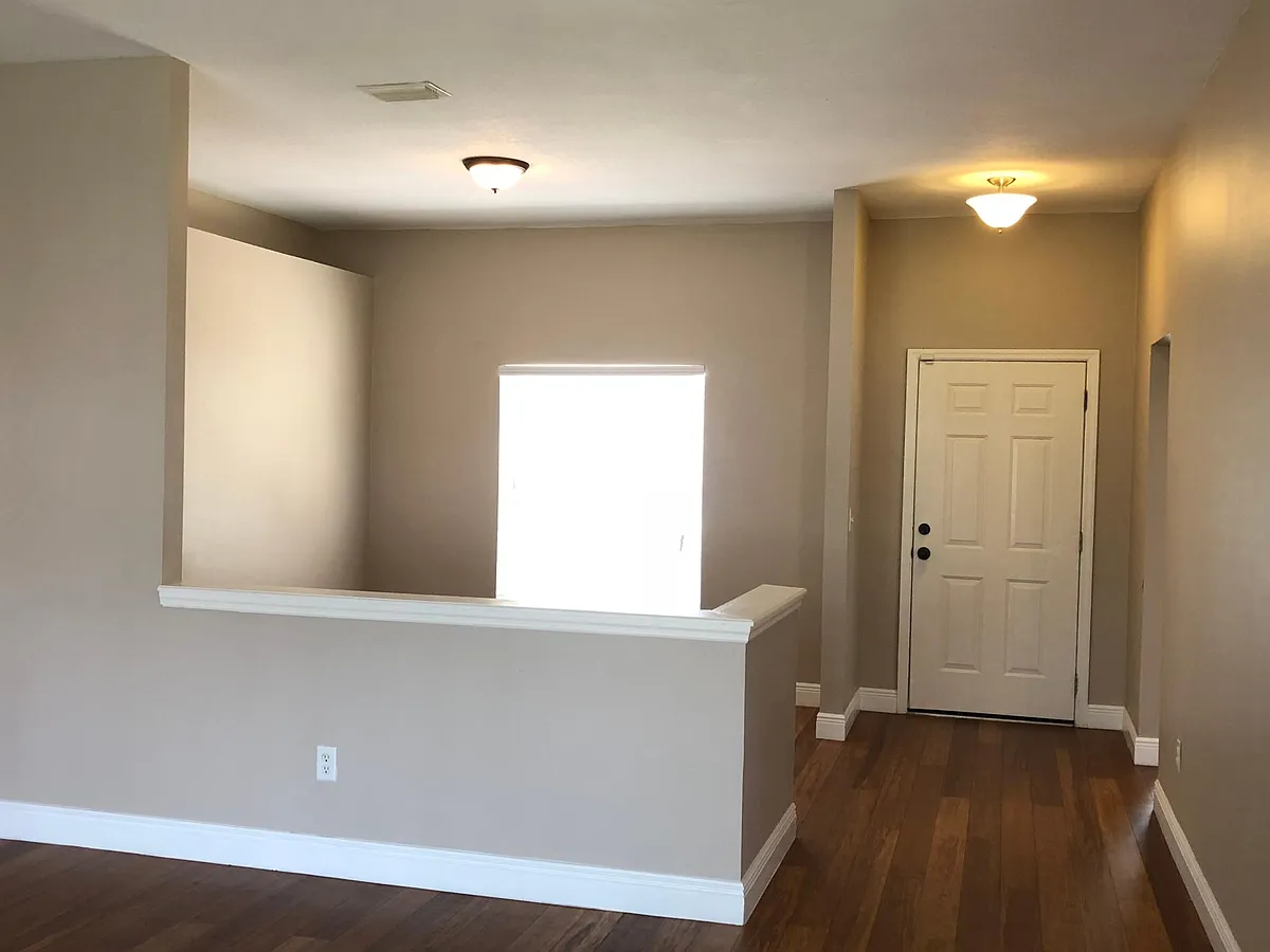Living room, entrance - 479 Basking Ridge Ct