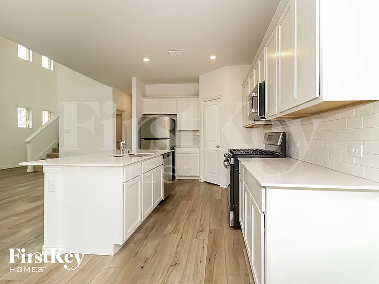 10113 Elkhorn Dr — Photo 5