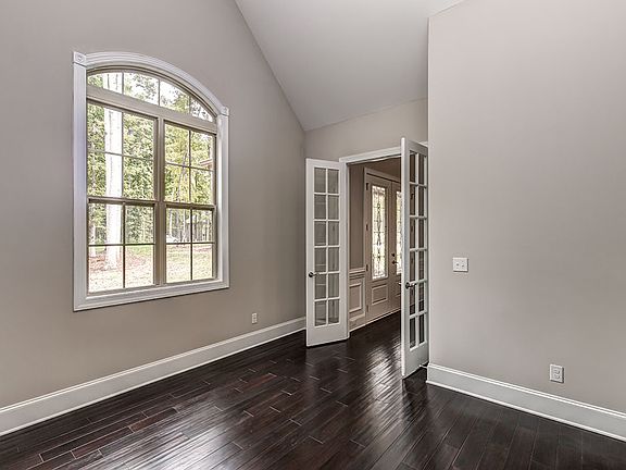 5th image of 518 May Green Dr